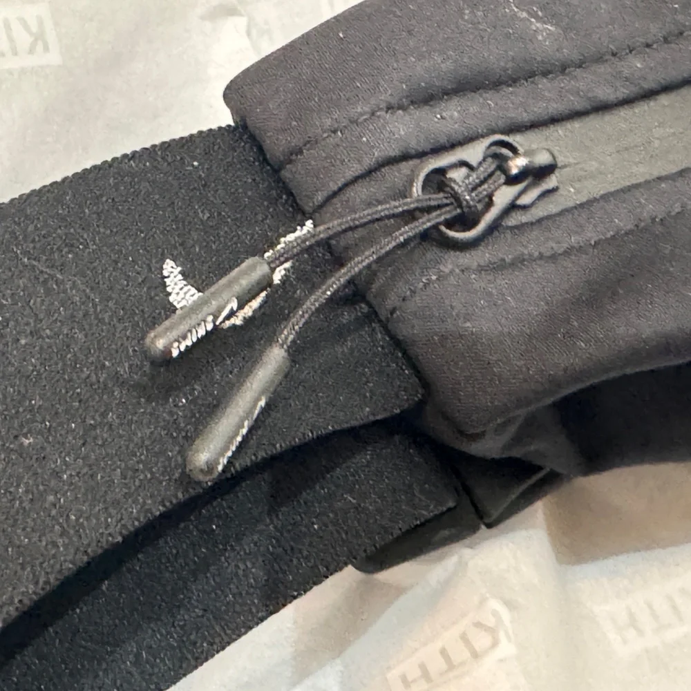 SKIMS Nike Waist Purse - Picture 5 of 7